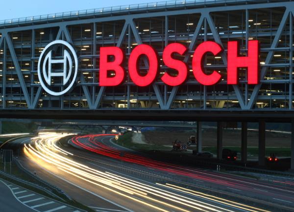 Công nghệ phun nước vào buồng đốt để tăng công suất của BOSCH
