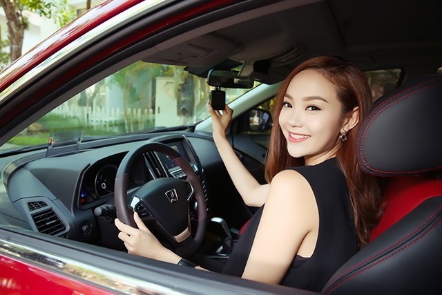 Tại sao xe mới lại có mùi dễ gây say xe ?