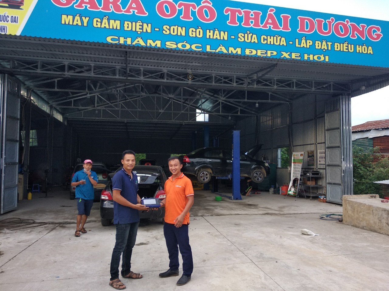 OBD Việt Nam Chuyển Giao Máy Chẩn Đoán Gscan 2 Cho Gara Ô Tô Thái Dương Hà Nội
