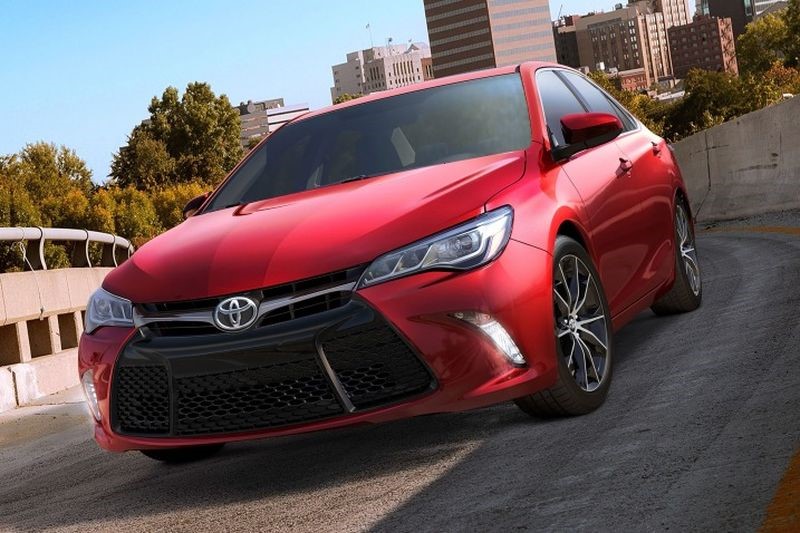 Đánh Giá Xe - Toyota Camry 2017 - Chiếc Sedan Hạng Trung Ấn Tượng Trong Phân Khúc
