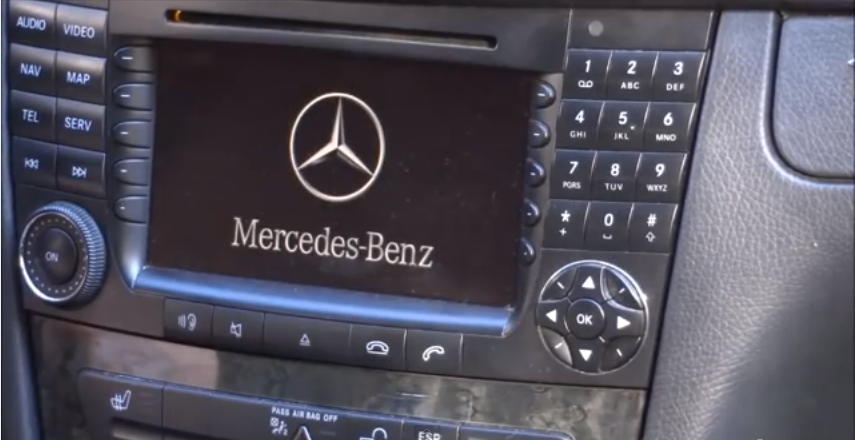 Hướng dẫn thay đổi Command logo trên các dòng xe Mercedes