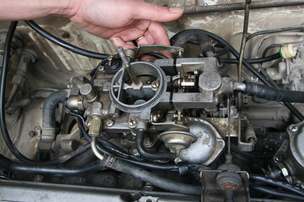 Sửa lỗi òa ga trên xe Nissan như thế nào ?