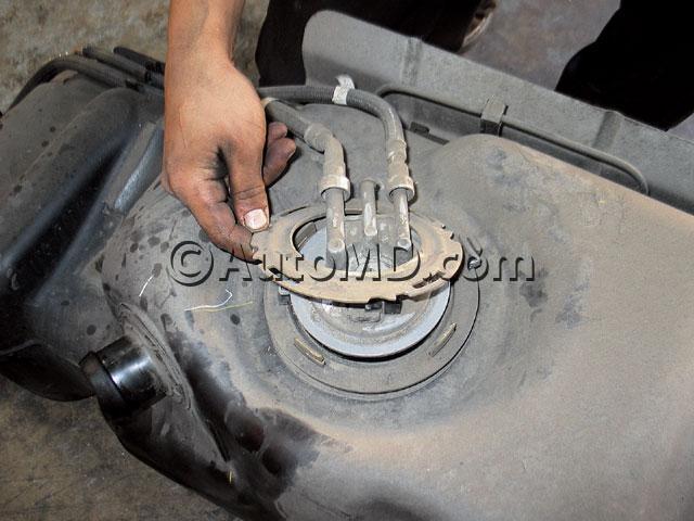 Hướng dẫn thay bơm nhiên liệu xe oto