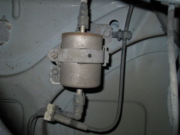 Cách thay bộ lọc xăng xe oto
