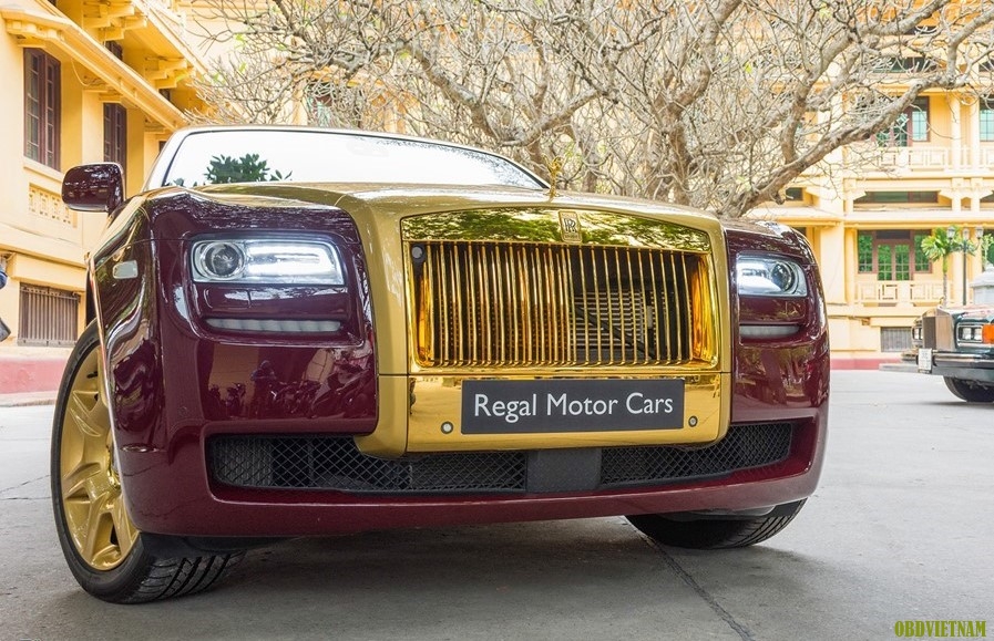 cap-xe-rolls-royce-doc-nhat-viet-nam-khoe-dang-2