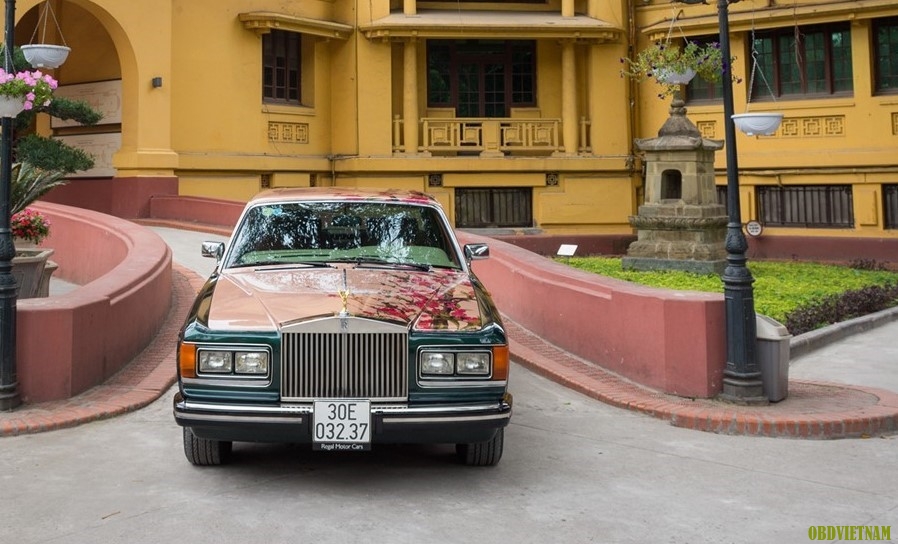 cap-xe-rolls-royce-doc-nhat-viet-nam-khoe-dang-6