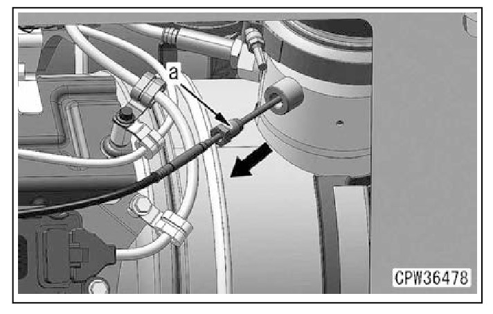 Căn chỉnh kẹp (6) với vị trí được đánh dấu trong khi gỡ bỏ và cài đặt nó